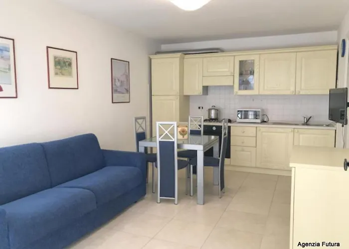 Sweet With Bright Garden In Apartment