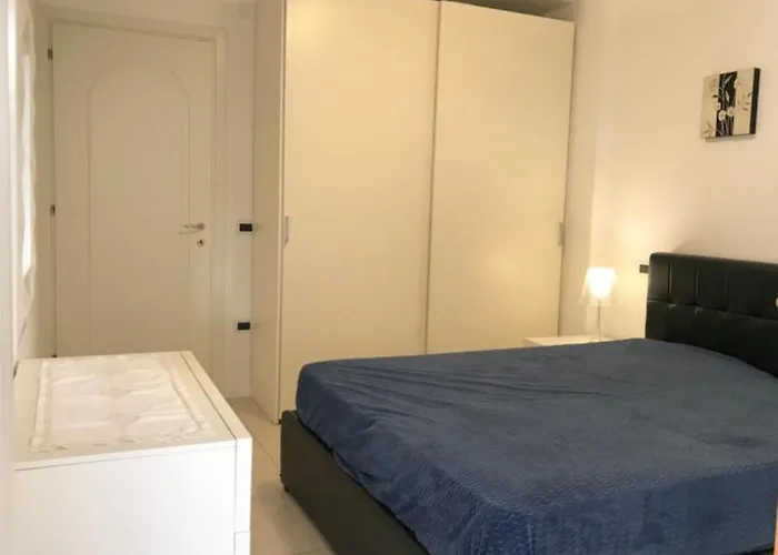 Sweet With Bright Garden In Apartment Grado